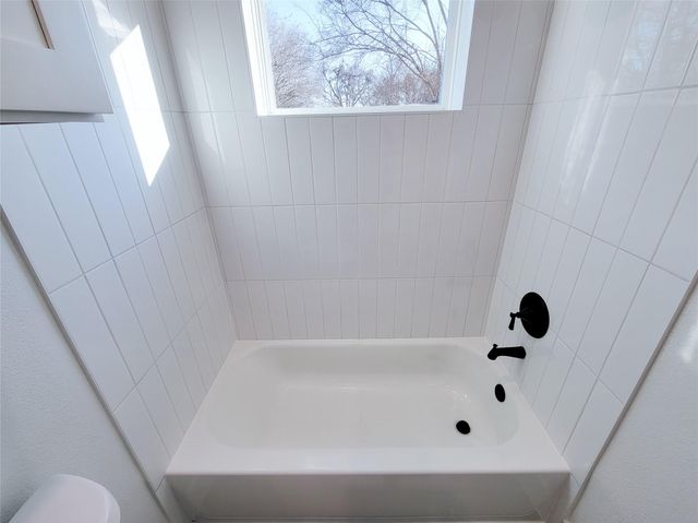 7703 Earl Rudder Way, Houston, TX 77055