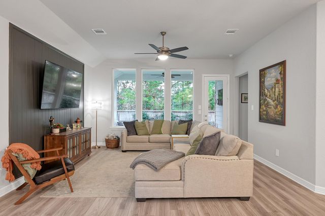 105 Dove Springs Court, Conroe, TX 77304