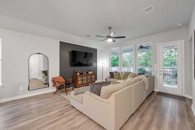 105 Dove Springs Court, Conroe, TX 77304