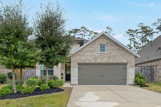 105 Dove Springs Court, Conroe, TX 77304