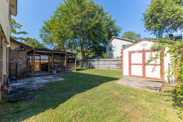 7122 Maxwood Drive, Spring, TX 77379