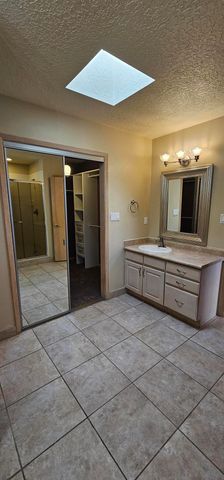 8020 Corona Avenue NE, Albuquerque, NM 87122