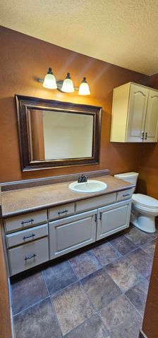 8020 Corona Avenue NE, Albuquerque, NM 87122