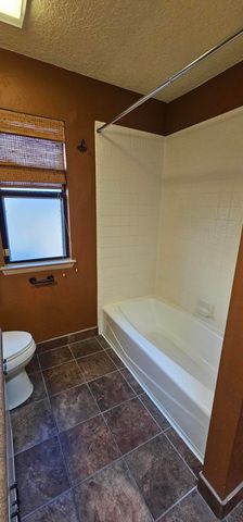 8020 Corona Avenue NE, Albuquerque, NM 87122