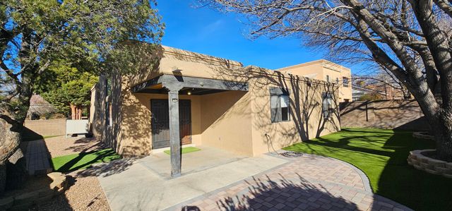 8020 Corona Avenue NE, Albuquerque, NM 87122
