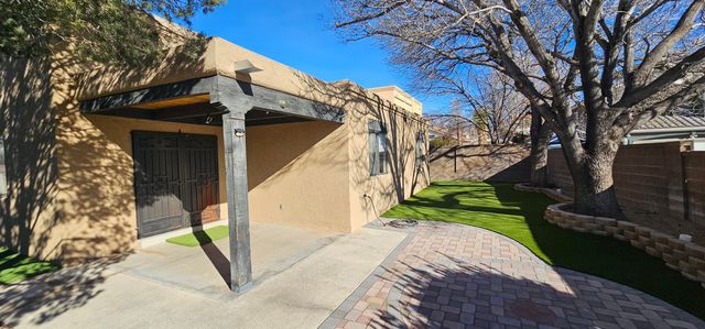 8020 Corona Avenue NE, Albuquerque, NM 87122