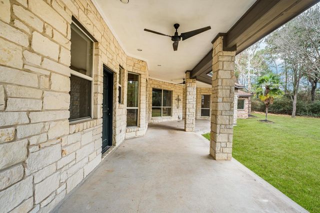 111 Whispering Meadow, Magnolia, TX 77355