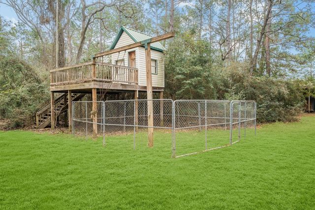 111 Whispering Meadow, Magnolia, TX 77355