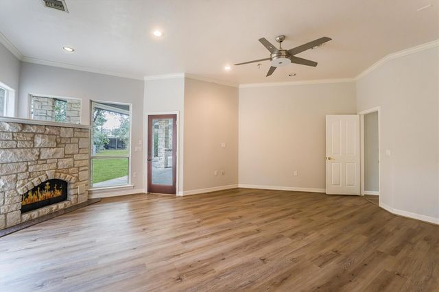 111 Whispering Meadow, Magnolia, TX 77355