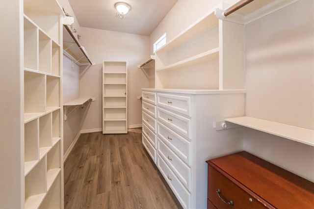 111 Whispering Meadow, Magnolia, TX 77355