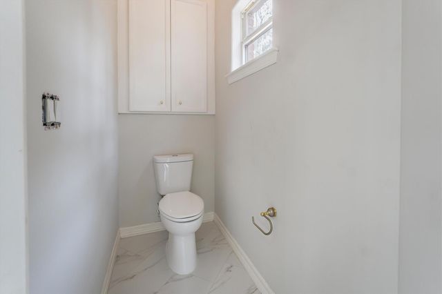 111 Whispering Meadow, Magnolia, TX 77355