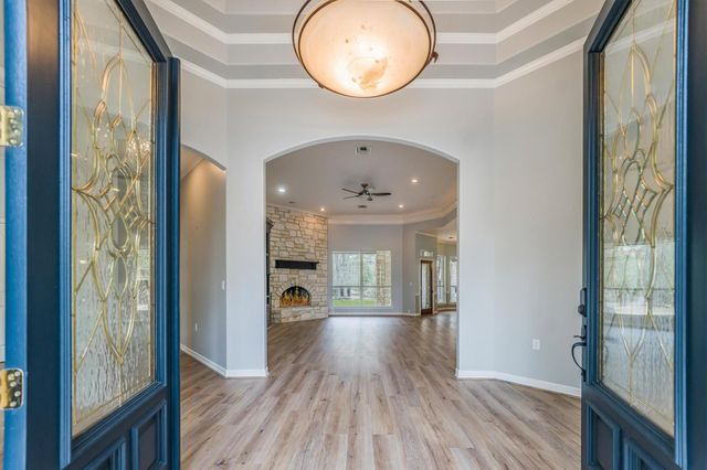 111 Whispering Meadow, Magnolia, TX 77355