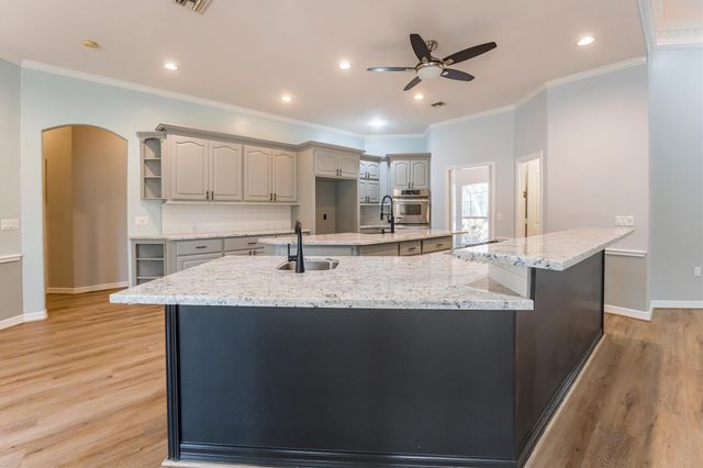 111 Whispering Meadow, Magnolia, TX 77355