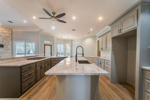 111 Whispering Meadow, Magnolia, TX 77355