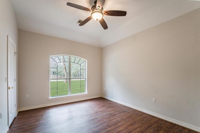 111 Whispering Meadow, Magnolia, TX 77355