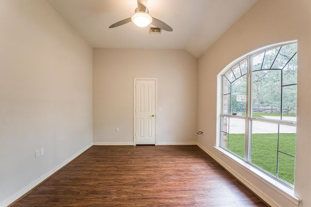 111 Whispering Meadow, Magnolia, TX 77355