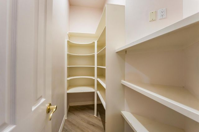 111 Whispering Meadow, Magnolia, TX 77355