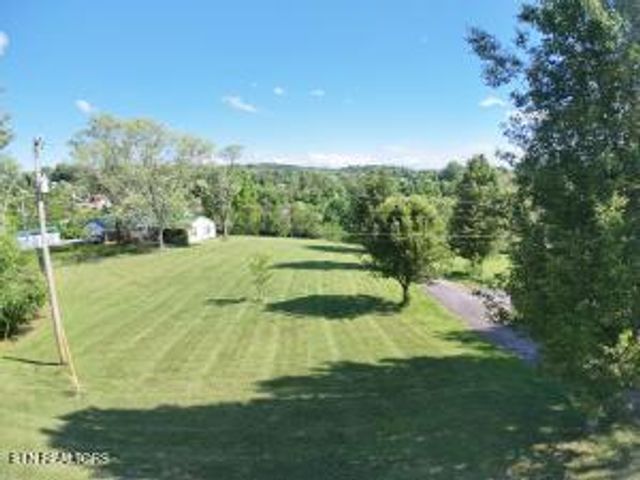 2517 Shields Ferry Rd, Morristown, TN 37814