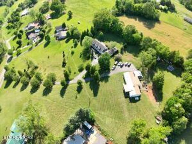 2517 Shields Ferry Rd, Morristown, TN 37814