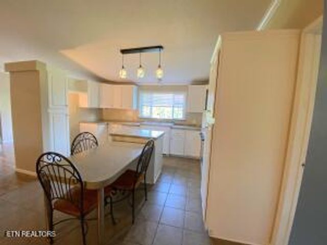 2517 Shields Ferry Rd, Morristown, TN 37814