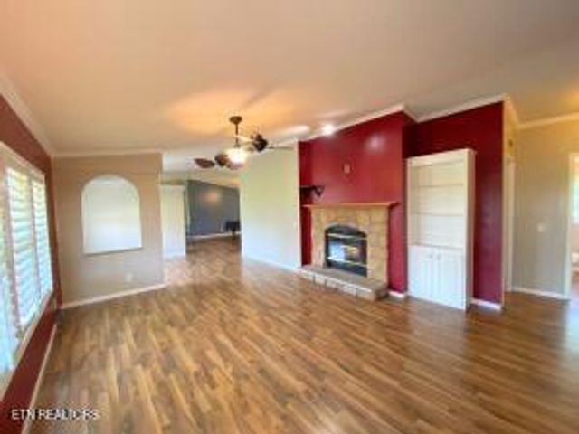 2517 Shields Ferry Rd, Morristown, TN 37814