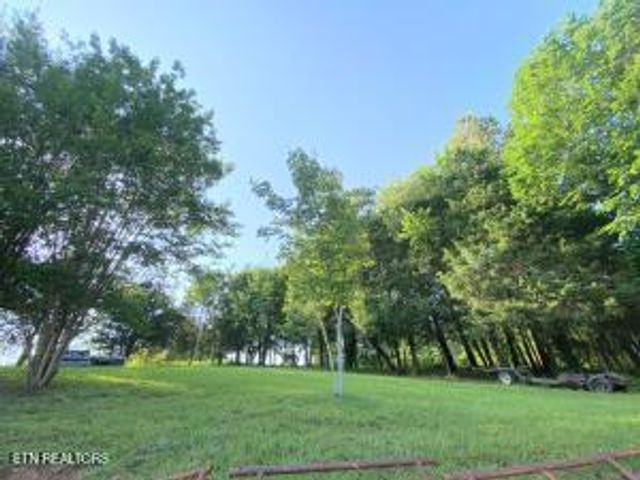 2517 Shields Ferry Rd, Morristown, TN 37814