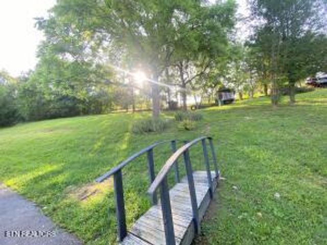 2517 Shields Ferry Rd, Morristown, TN 37814