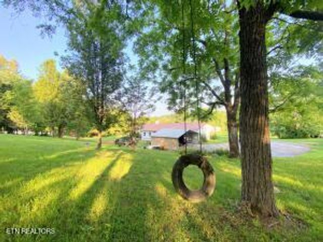 2517 Shields Ferry Rd, Morristown, TN 37814