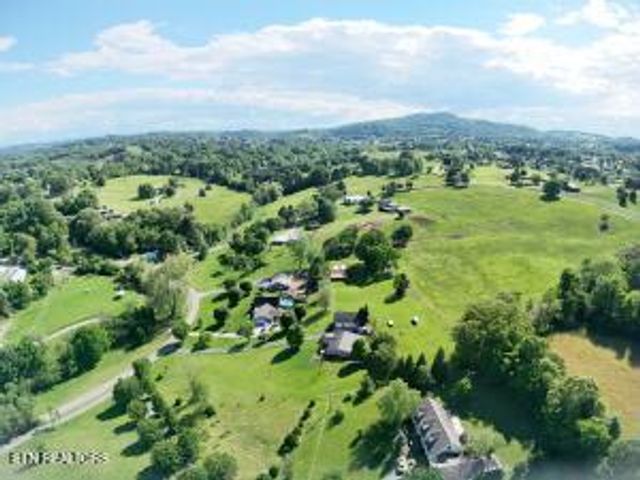 2517 Shields Ferry Rd, Morristown, TN 37814