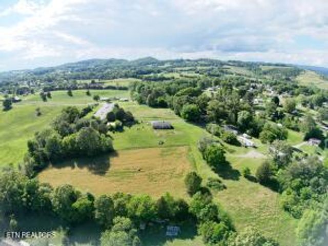 2517 Shields Ferry Rd, Morristown, TN 37814