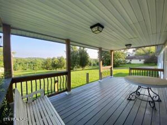 2517 Shields Ferry Rd, Morristown, TN 37814