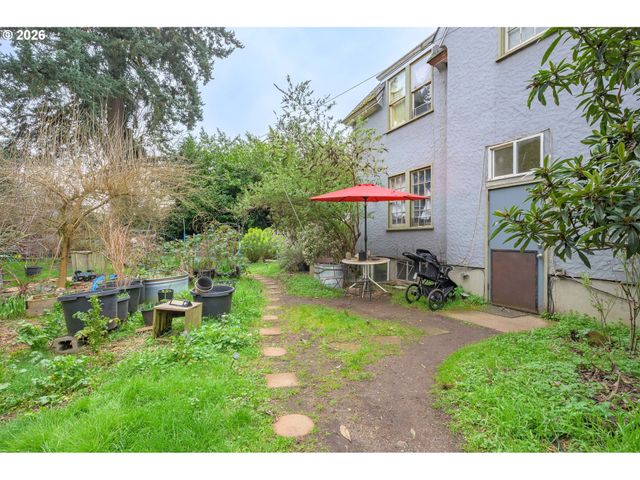 325 RIVER Rd, Eugene, OR 97404