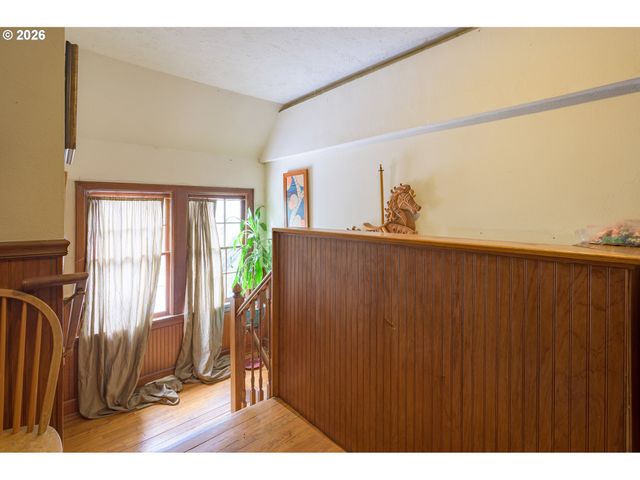 325 RIVER Rd, Eugene, OR 97404