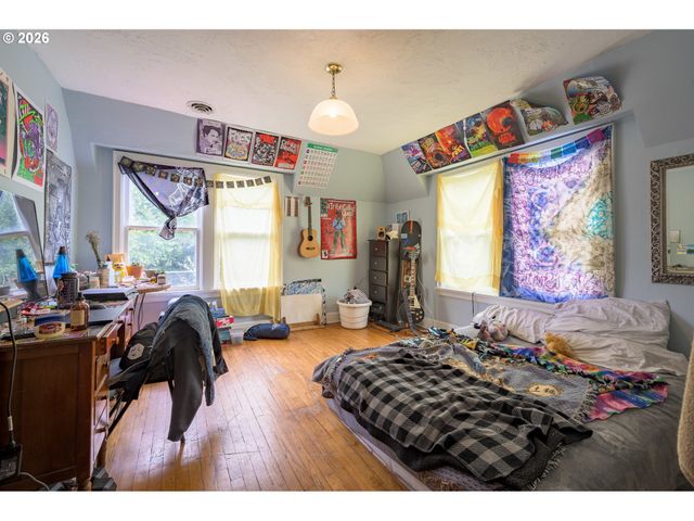 325 RIVER Rd, Eugene, OR 97404