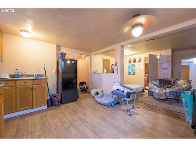 325 RIVER Rd, Eugene, OR 97404
