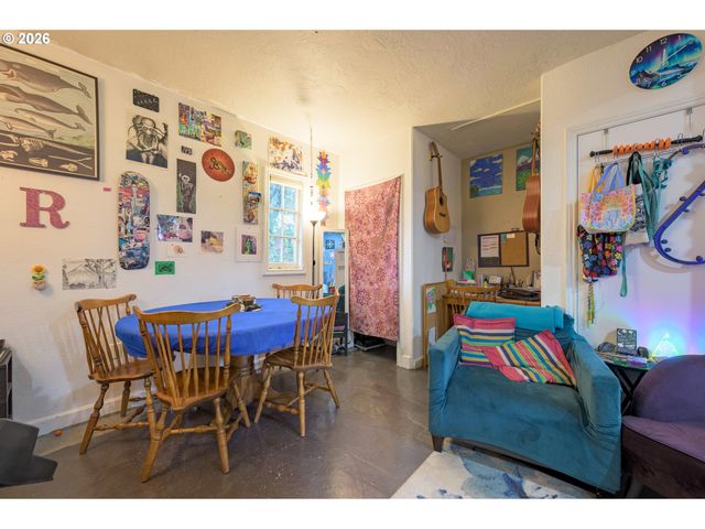 325 RIVER Rd, Eugene, OR 97404