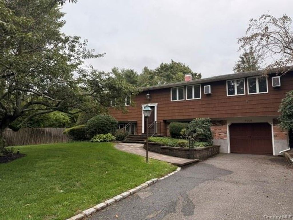 4 Fairway Drive, Port Jefferson Station, NY 11776 — exterior