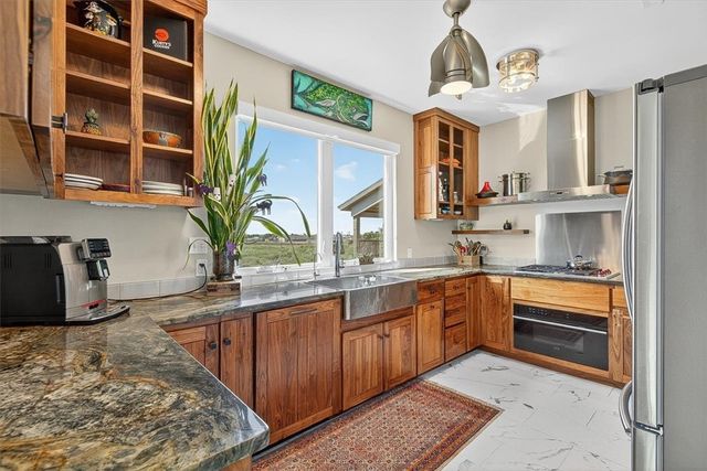 600 E Oaks Ave, Port Aransas, TX 78373