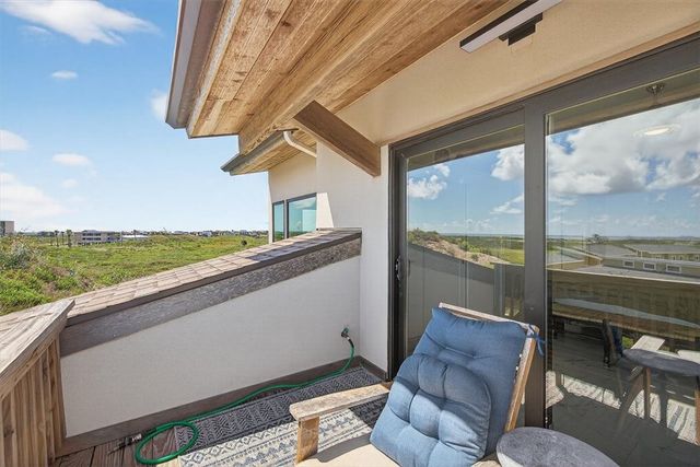 600 E Oaks Ave, Port Aransas, TX 78373