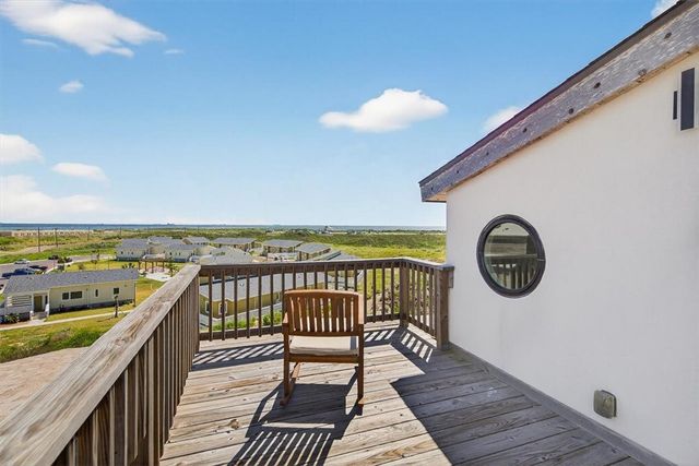 600 E Oaks Ave, Port Aransas, TX 78373