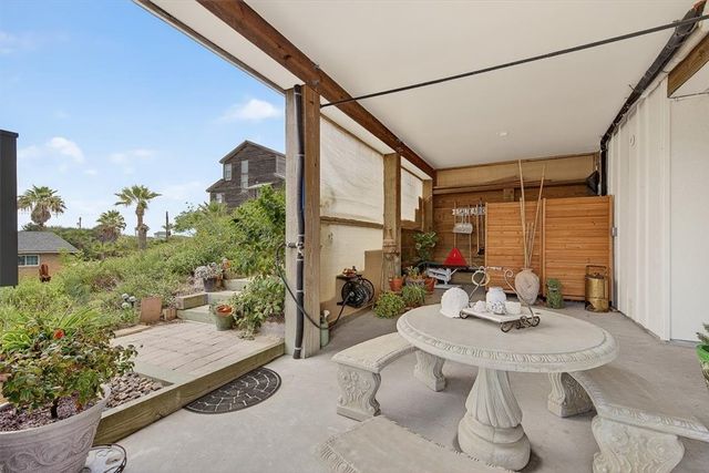 600 E Oaks Ave, Port Aransas, TX 78373