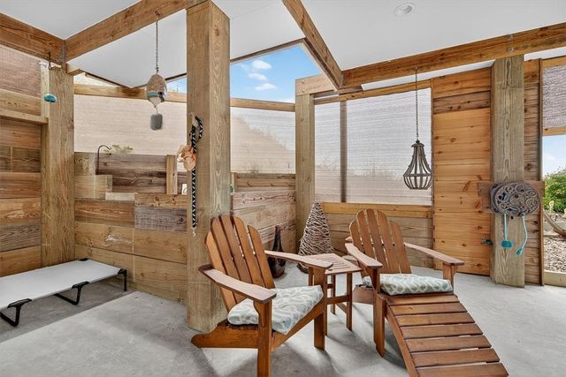 600 E Oaks Ave, Port Aransas, TX 78373