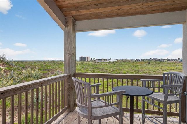 600 E Oaks Ave, Port Aransas, TX 78373