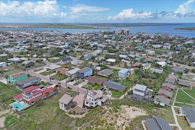 600 E Oaks Ave, Port Aransas, TX 78373