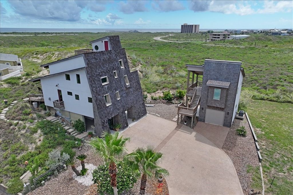 600 E Oaks Ave, Port Aransas, TX 78373 — photo 2