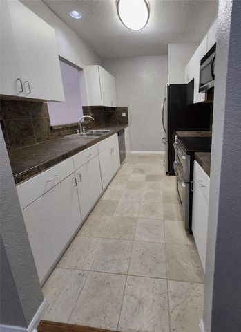 6000 Reims Road 4303, Houston, TX 77036