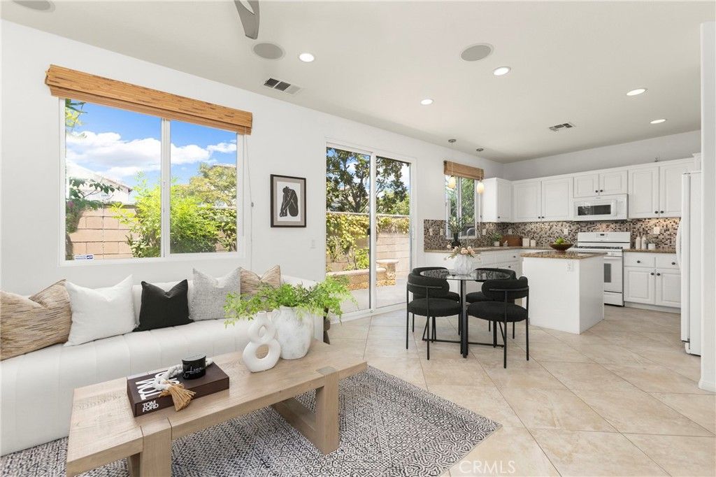 Image 11 of property listing at 223 Sparkleberry Avenue, Orange, CA 92865