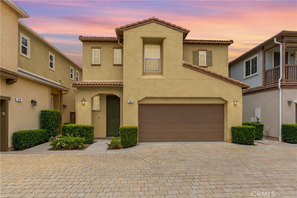 Image 3 of property listing at 223 Sparkleberry Avenue, Orange, CA 92865
