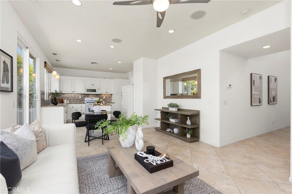 Image 5 of property listing at 223 Sparkleberry Avenue, Orange, CA 92865