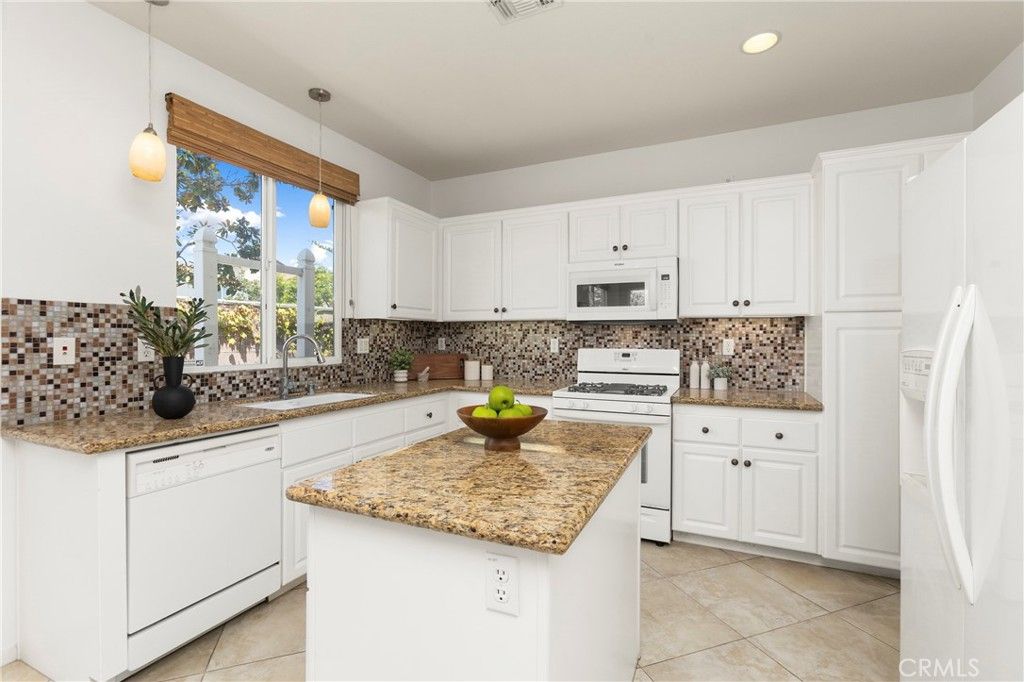 Image 9 of property listing at 223 Sparkleberry Avenue, Orange, CA 92865